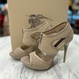 Authentic Burberry Beige Lace And Leather Trim Cut Out Heels Size 36